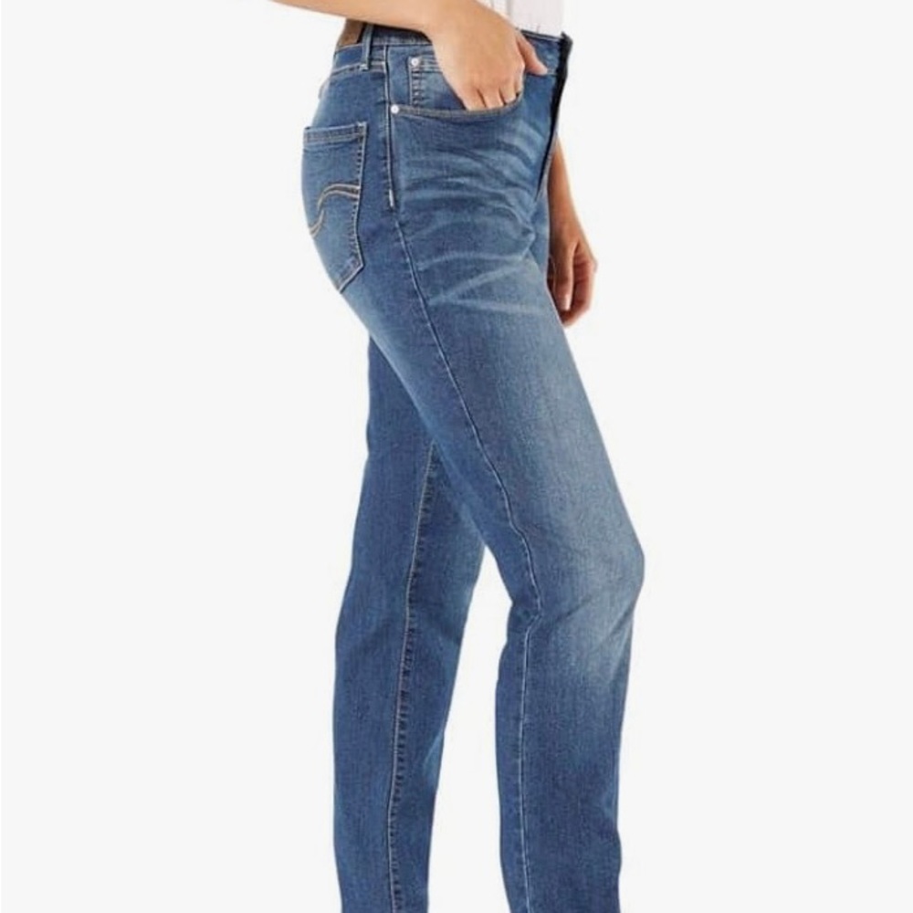 Signature Levi’s Modern Straight